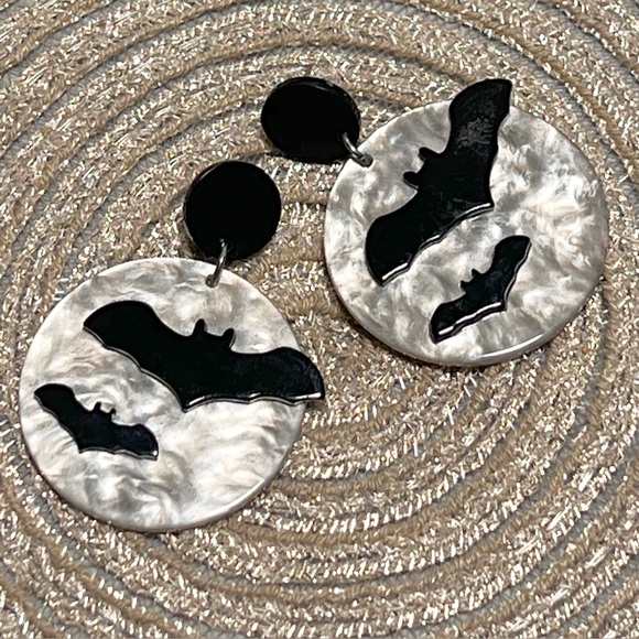 Bat Dangle Earrings Black Marble Look Statement Spooky Goth Halloween 2 inch - Picture 2 of 4